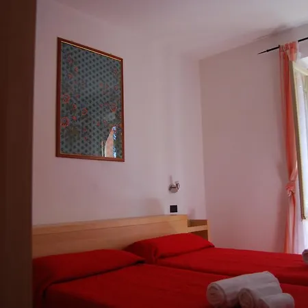 Corneliani Ii Сирмионе