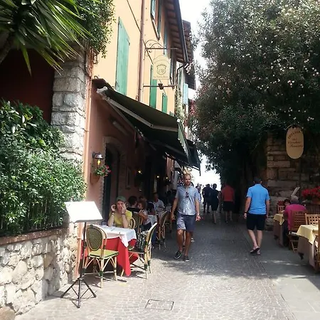 Corneliani Ii Apartman